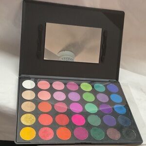 Vibrant Eyeshadow Palette 35 Shades